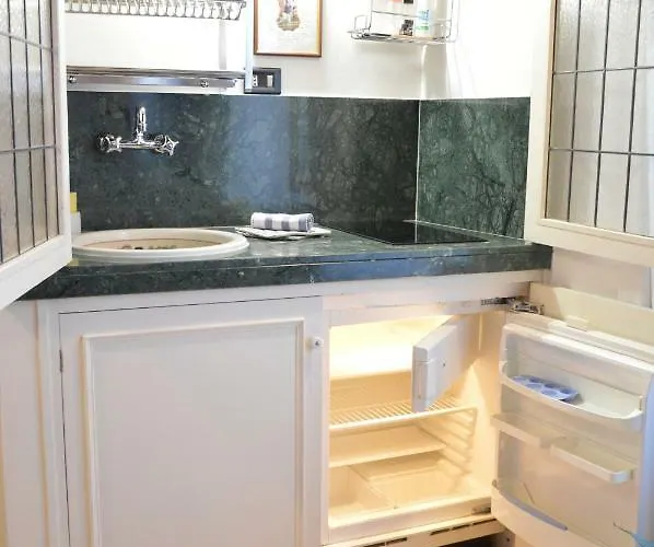 Historic Center - Elegant With Charming Antiques - Raffaello Апартаменты